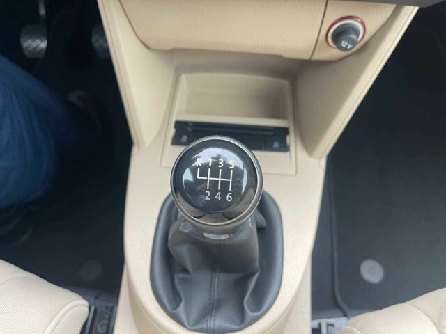 Белый Фольксваген Туран, объемом двигателя 2 л и пробегом 240 тыс. км за 13500 $, фото 22 на Automoto.ua