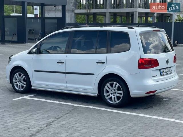 Белый Фольксваген Туран, объемом двигателя 1.6 л и пробегом 175 тыс. км за 13500 $, фото 1 на Automoto.ua