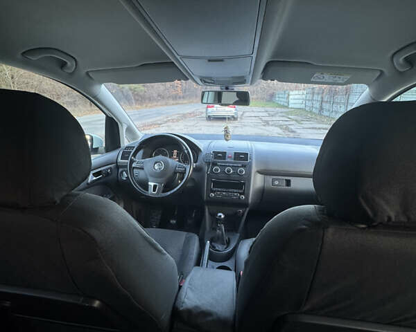 Білий Фольксваген Туран, об'ємом двигуна 1.97 л та пробігом 194 тис. км за 12000 $, фото 23 на Automoto.ua