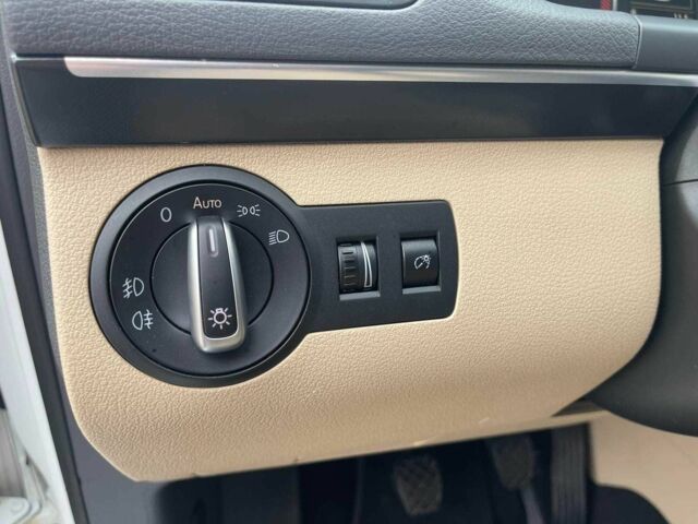 Белый Фольксваген Туран, объемом двигателя 2 л и пробегом 240 тыс. км за 13500 $, фото 21 на Automoto.ua