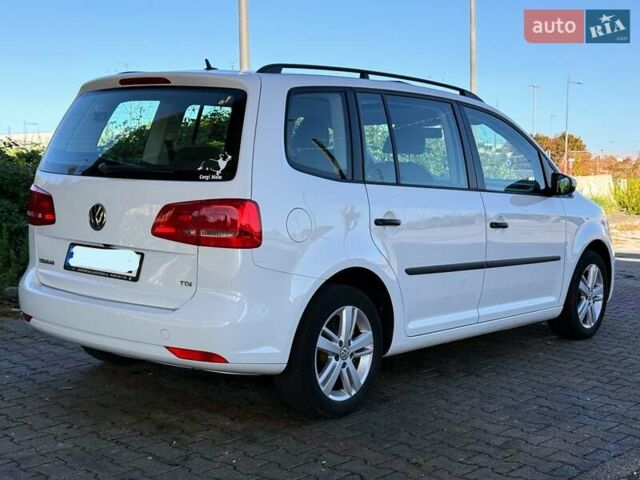 Белый Фольксваген Туран, объемом двигателя 1.6 л и пробегом 104 тыс. км за 15500 $, фото 6 на Automoto.ua