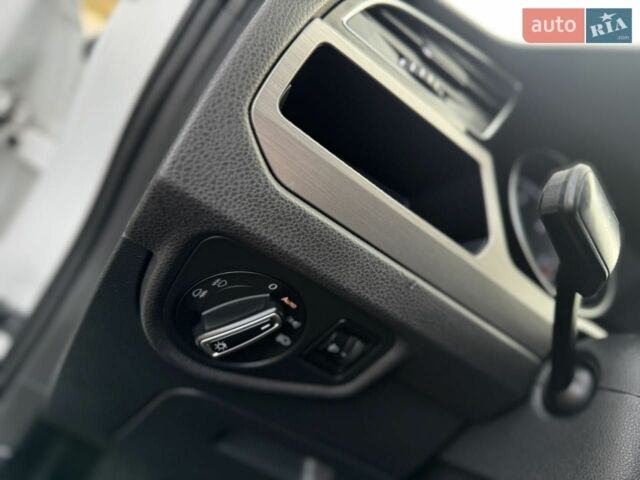 Білий Фольксваген Туран, об'ємом двигуна 2 л та пробігом 206 тис. км за 15300 $, фото 18 на Automoto.ua