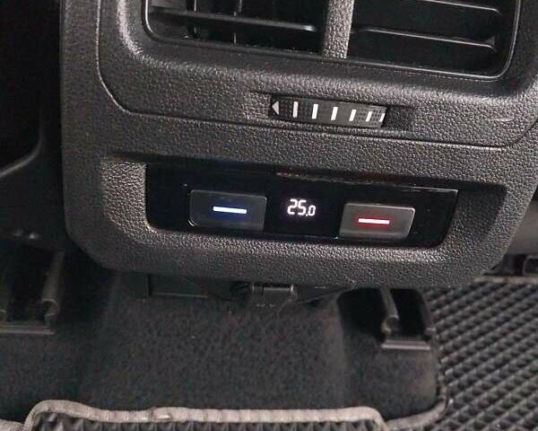 Белый Фольксваген Туран, объемом двигателя 1.97 л и пробегом 313 тыс. км за 13999 $, фото 45 на Automoto.ua