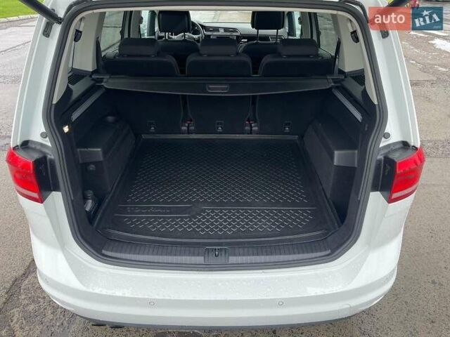 Белый Фольксваген Туран, объемом двигателя 1.4 л и пробегом 159 тыс. км за 15700 $, фото 34 на Automoto.ua