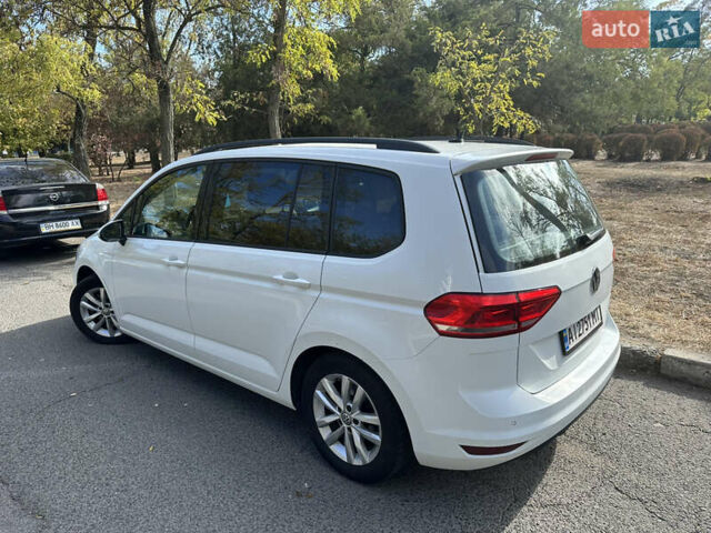 Белый Фольксваген Туран, объемом двигателя 1.97 л и пробегом 390 тыс. км за 12900 $, фото 1 на Automoto.ua