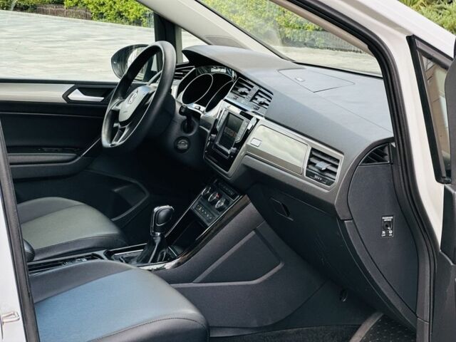 Білий Фольксваген Туран, об'ємом двигуна 2 л та пробігом 205 тис. км за 14500 $, фото 7 на Automoto.ua