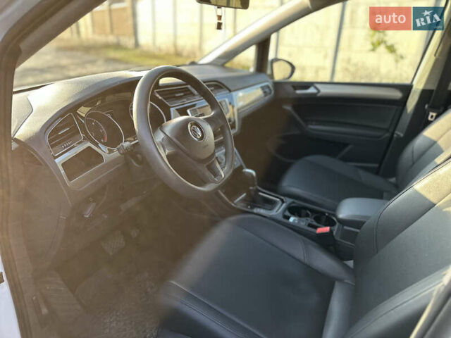 Білий Фольксваген Туран, об'ємом двигуна 1.97 л та пробігом 205 тис. км за 15000 $, фото 12 на Automoto.ua