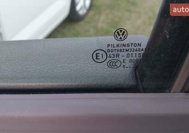 Белый Фольксваген Туран, объемом двигателя 1.97 л и пробегом 313 тыс. км за 13999 $, фото 38 на Automoto.ua