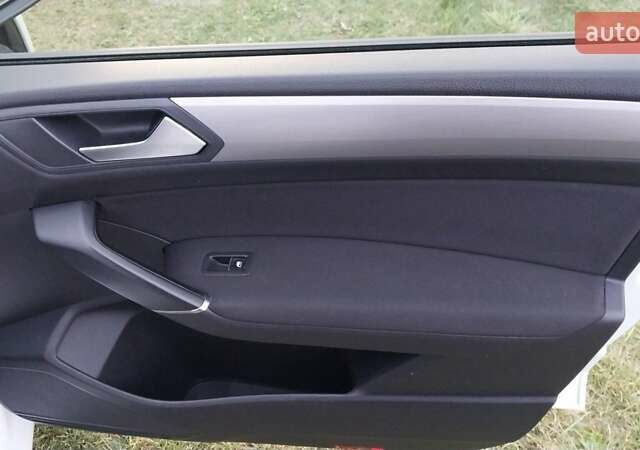 Белый Фольксваген Туран, объемом двигателя 1.97 л и пробегом 313 тыс. км за 13499 $, фото 15 на Automoto.ua