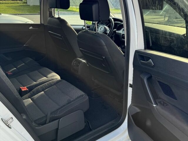 Белый Фольксваген Туран, объемом двигателя 2 л и пробегом 310 тыс. км за 14200 $, фото 9 на Automoto.ua