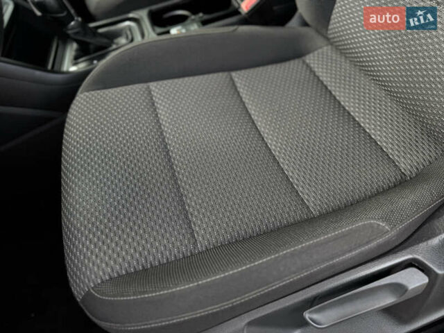 Белый Фольксваген Туран, объемом двигателя 1.97 л и пробегом 199 тыс. км за 15800 $, фото 39 на Automoto.ua