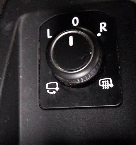 Белый Фольксваген Туран, объемом двигателя 1.97 л и пробегом 313 тыс. км за 13499 $, фото 48 на Automoto.ua