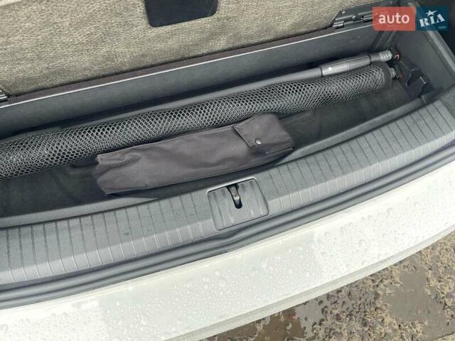 Белый Фольксваген Туран, объемом двигателя 1.4 л и пробегом 159 тыс. км за 15700 $, фото 29 на Automoto.ua