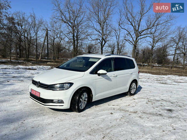 Білий Фольксваген Туран, об'ємом двигуна 1.6 л та пробігом 217 тис. км за 15500 $, фото 1 на Automoto.ua