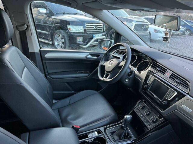 Белый Фольксваген Туран, объемом двигателя 2 л и пробегом 221 тыс. км за 14300 $, фото 5 на Automoto.ua