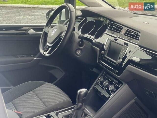 Белый Фольксваген Туран, объемом двигателя 1.4 л и пробегом 159 тыс. км за 15700 $, фото 28 на Automoto.ua