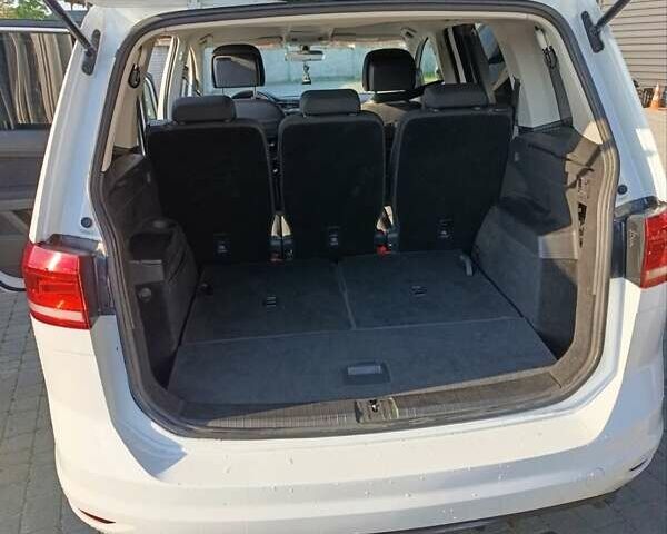 Білий Фольксваген Туран, об'ємом двигуна 1.6 л та пробігом 250 тис. км за 13500 $, фото 7 на Automoto.ua