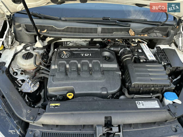 Білий Фольксваген Туран, об'ємом двигуна 1.97 л та пробігом 205 тис. км за 15000 $, фото 13 на Automoto.ua