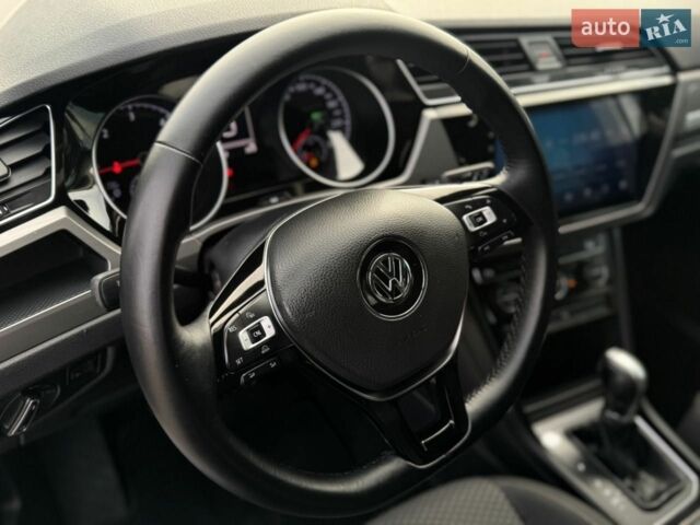 Білий Фольксваген Туран, об'ємом двигуна 2 л та пробігом 206 тис. км за 15300 $, фото 19 на Automoto.ua