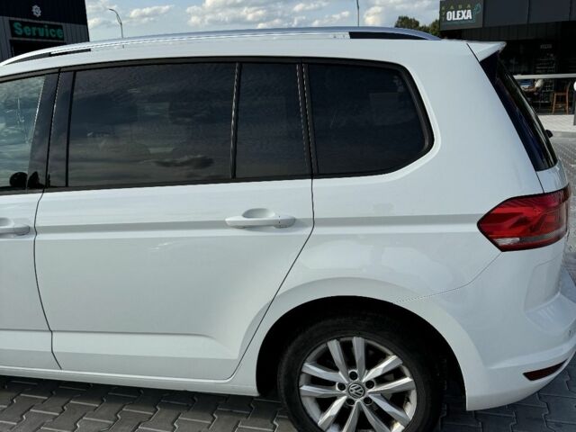 Белый Фольксваген Туран, объемом двигателя 2 л и пробегом 310 тыс. км за 14200 $, фото 4 на Automoto.ua