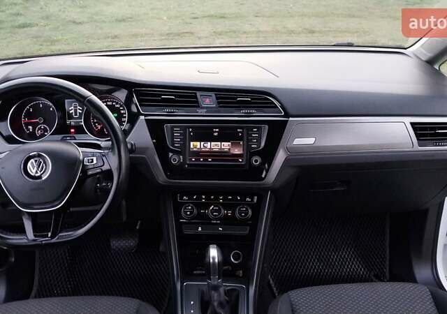 Белый Фольксваген Туран, объемом двигателя 1.97 л и пробегом 313 тыс. км за 13999 $, фото 25 на Automoto.ua