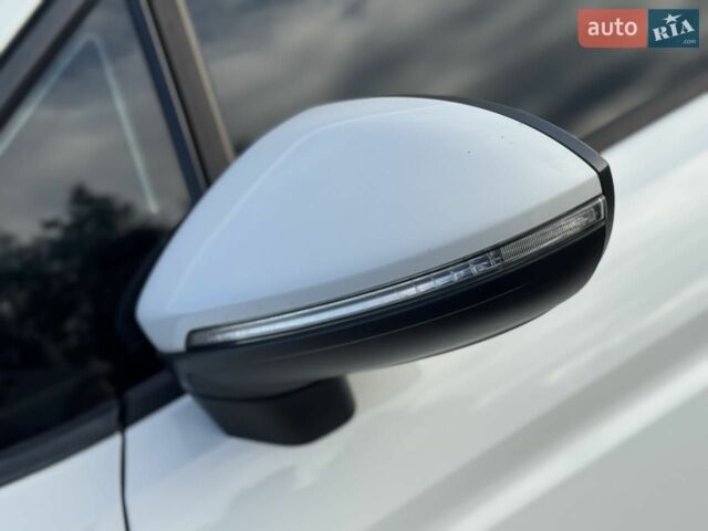 Білий Фольксваген Туран, об'ємом двигуна 2 л та пробігом 206 тис. км за 15300 $, фото 7 на Automoto.ua