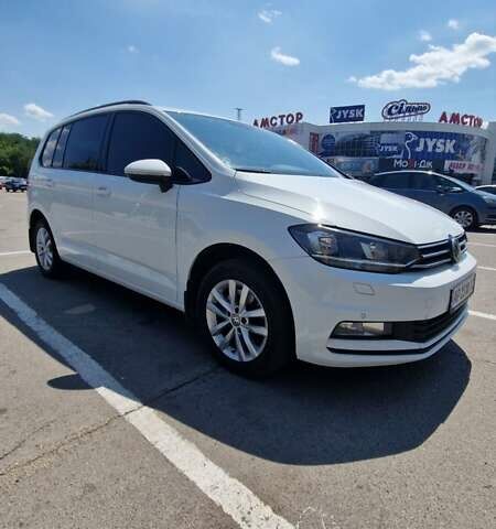 Белый Фольксваген Туран, объемом двигателя 1.97 л и пробегом 240 тыс. км за 16300 $, фото 6 на Automoto.ua