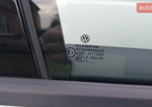 Белый Фольксваген Туран, объемом двигателя 1.97 л и пробегом 313 тыс. км за 13999 $, фото 40 на Automoto.ua