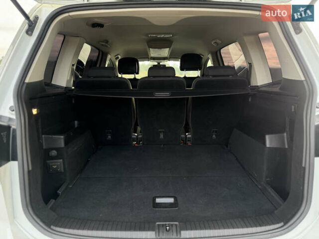 Белый Фольксваген Туран, объемом двигателя 1.97 л и пробегом 199 тыс. км за 15800 $, фото 69 на Automoto.ua