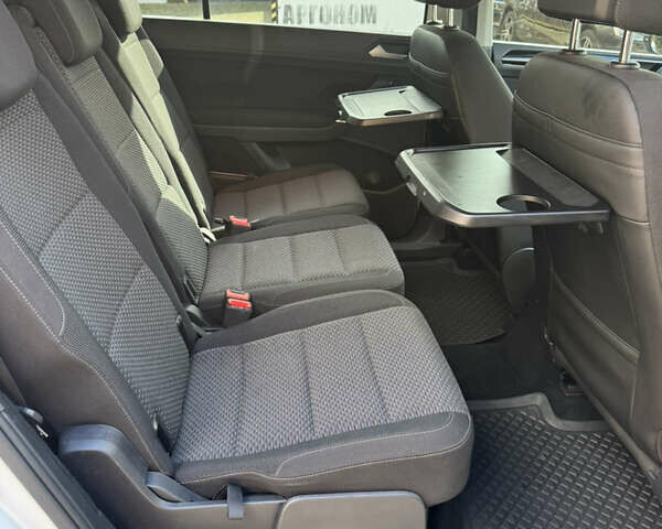 Білий Фольксваген Туран, об'ємом двигуна 2 л та пробігом 265 тис. км за 14700 $, фото 27 на Automoto.ua