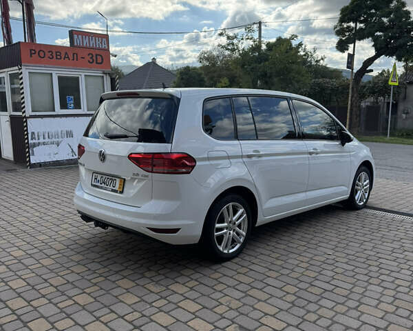 Білий Фольксваген Туран, об'ємом двигуна 2 л та пробігом 265 тис. км за 14700 $, фото 4 на Automoto.ua