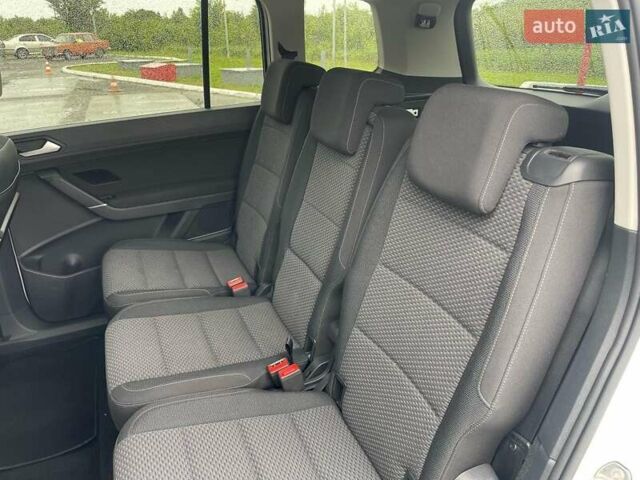 Белый Фольксваген Туран, объемом двигателя 1.4 л и пробегом 159 тыс. км за 15700 $, фото 31 на Automoto.ua