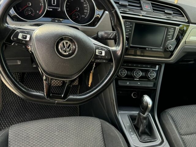 Белый Фольксваген Туран, объемом двигателя 2 л и пробегом 310 тыс. км за 14200 $, фото 12 на Automoto.ua