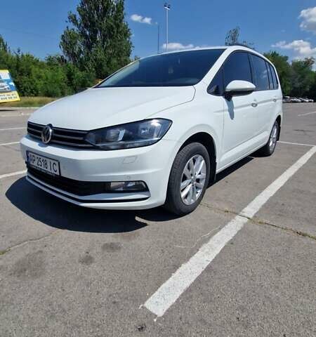 Белый Фольксваген Туран, объемом двигателя 1.97 л и пробегом 240 тыс. км за 16300 $, фото 9 на Automoto.ua