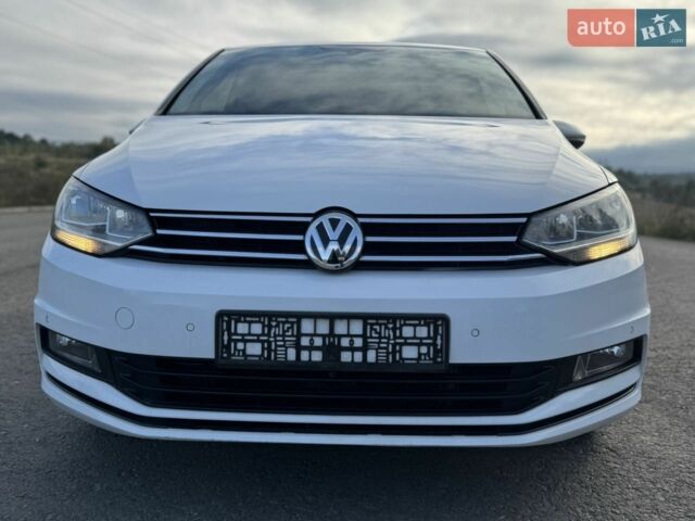 Білий Фольксваген Туран, об'ємом двигуна 2 л та пробігом 206 тис. км за 15300 $, фото 6 на Automoto.ua