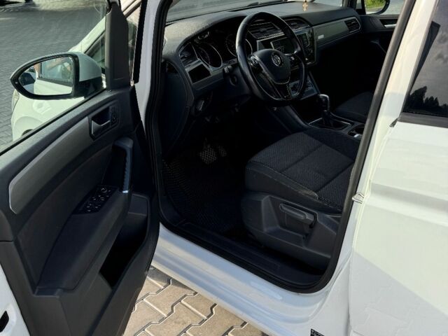 Белый Фольксваген Туран, объемом двигателя 2 л и пробегом 310 тыс. км за 14200 $, фото 11 на Automoto.ua