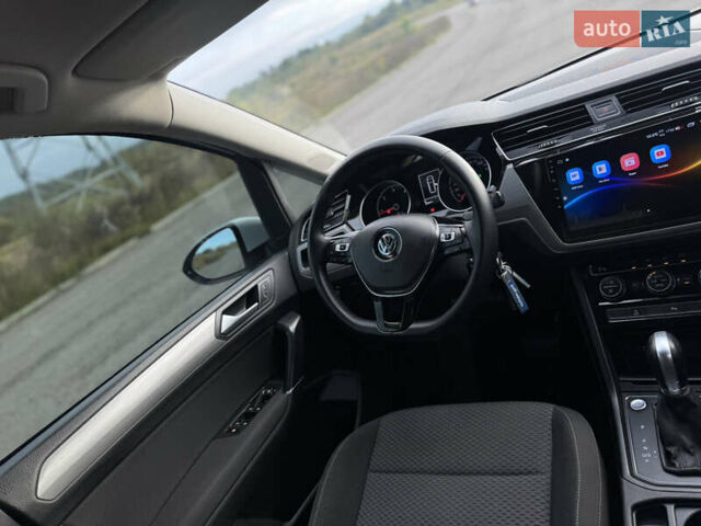 Белый Фольксваген Туран, объемом двигателя 1.97 л и пробегом 199 тыс. км за 15800 $, фото 56 на Automoto.ua