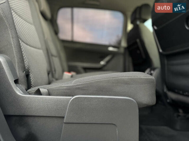 Белый Фольксваген Туран, объемом двигателя 1.97 л и пробегом 199 тыс. км за 15800 $, фото 62 на Automoto.ua