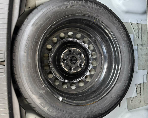 Белый Фольксваген Туран, объемом двигателя 1.97 л и пробегом 199 тыс. км за 15800 $, фото 70 на Automoto.ua