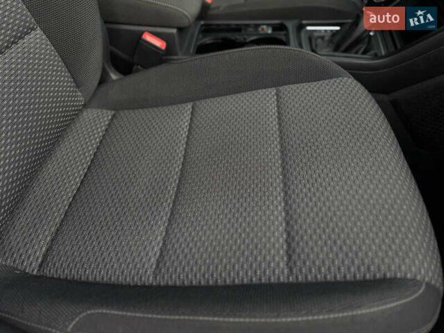 Белый Фольксваген Туран, объемом двигателя 1.97 л и пробегом 199 тыс. км за 15800 $, фото 52 на Automoto.ua