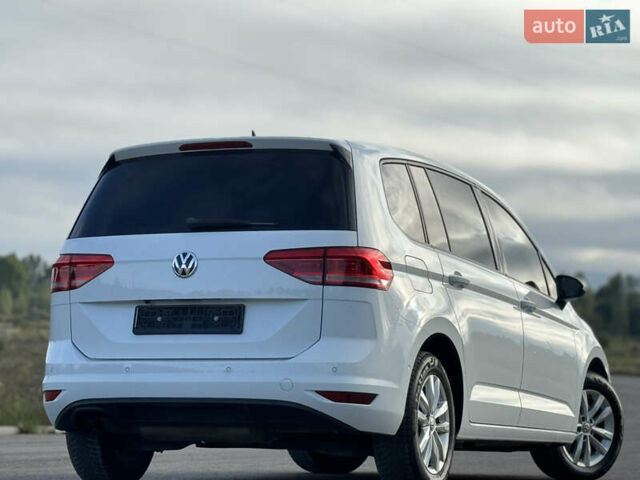Белый Фольксваген Туран, объемом двигателя 1.97 л и пробегом 199 тыс. км за 15800 $, фото 25 на Automoto.ua