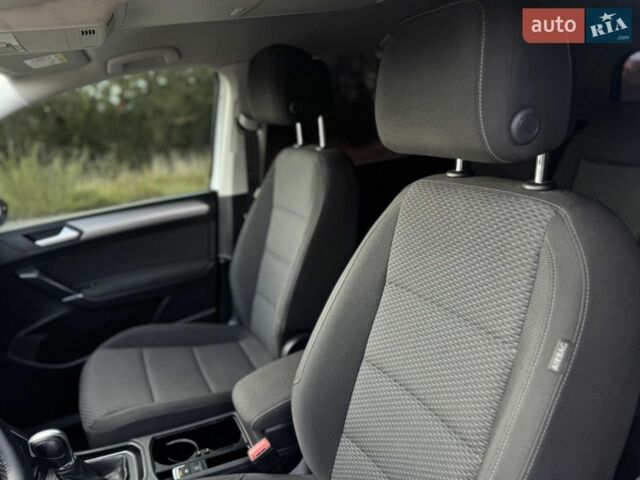 Білий Фольксваген Туран, об'ємом двигуна 2 л та пробігом 206 тис. км за 15300 $, фото 16 на Automoto.ua