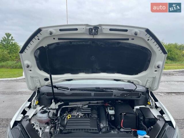 Белый Фольксваген Туран, объемом двигателя 1.4 л и пробегом 159 тыс. км за 15700 $, фото 12 на Automoto.ua