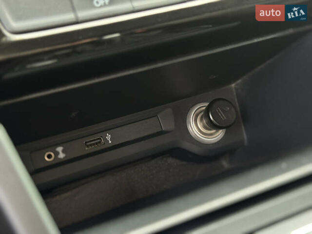 Белый Фольксваген Туран, объемом двигателя 1.97 л и пробегом 199 тыс. км за 15800 $, фото 46 на Automoto.ua