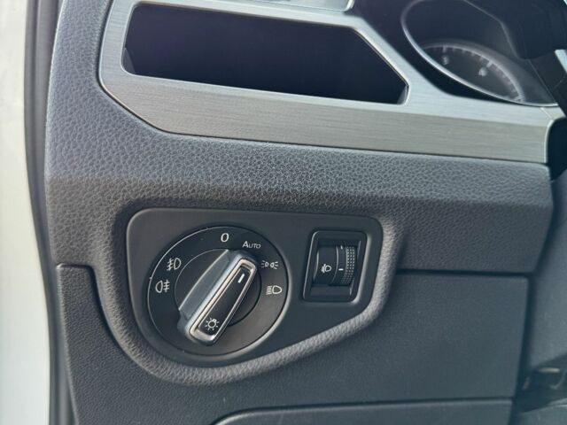 Белый Фольксваген Туран, объемом двигателя 2 л и пробегом 310 тыс. км за 14200 $, фото 19 на Automoto.ua