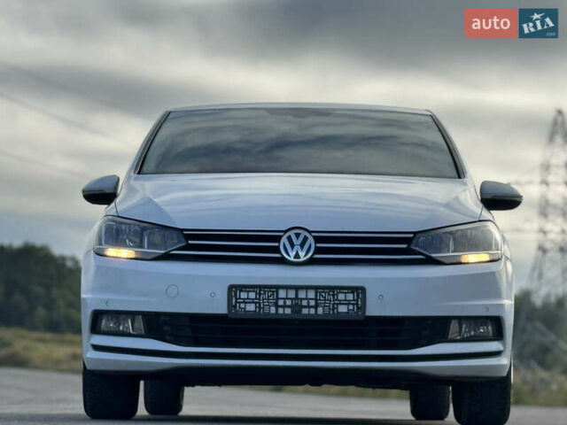 Белый Фольксваген Туран, объемом двигателя 1.97 л и пробегом 199 тыс. км за 15800 $, фото 2 на Automoto.ua