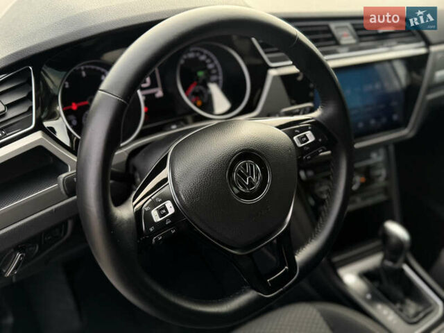 Белый Фольксваген Туран, объемом двигателя 1.97 л и пробегом 199 тыс. км за 15800 $, фото 40 на Automoto.ua