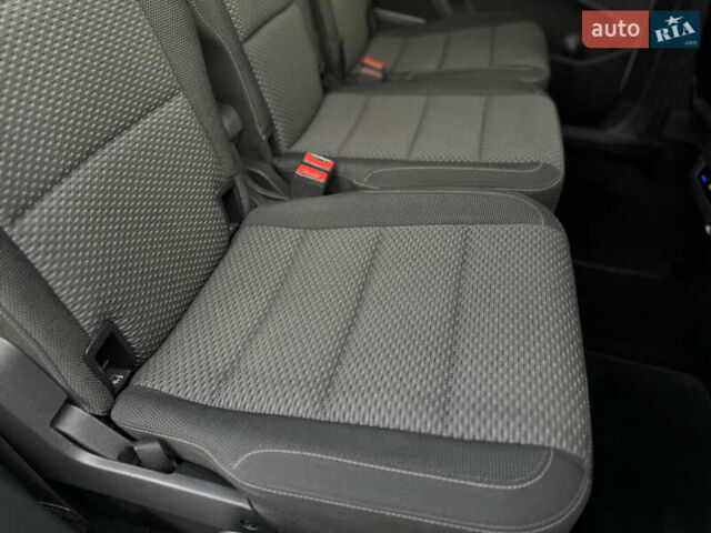 Белый Фольксваген Туран, объемом двигателя 1.97 л и пробегом 199 тыс. км за 15800 $, фото 61 на Automoto.ua