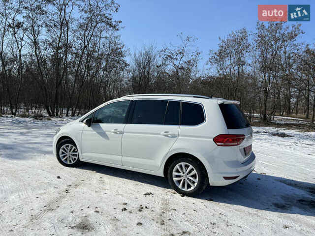 Білий Фольксваген Туран, об'ємом двигуна 1.6 л та пробігом 217 тис. км за 15500 $, фото 3 на Automoto.ua