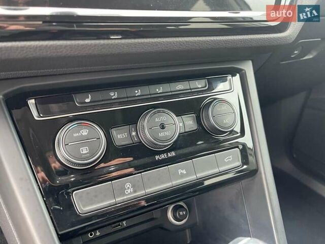 Белый Фольксваген Туран, объемом двигателя 1.4 л и пробегом 159 тыс. км за 15700 $, фото 19 на Automoto.ua